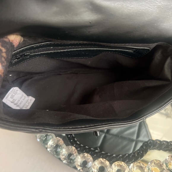 Gilda Paris NWT Black Vegan Leather Quilted  Chain Link Strap Bag - Picture 7 of 12